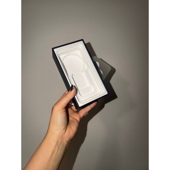 Apple $18 Gift Card + iPhone 11 Pro Midnight Green Original Box Only Stickers - Picture 3 of 5